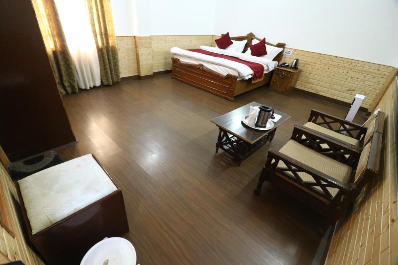 Hotel Royal Palace Kasol Exterior foto